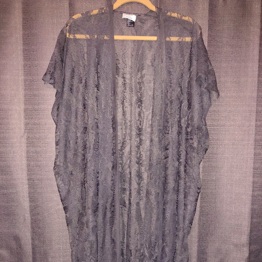 NWOT Gray Lace-like Duster Shawl